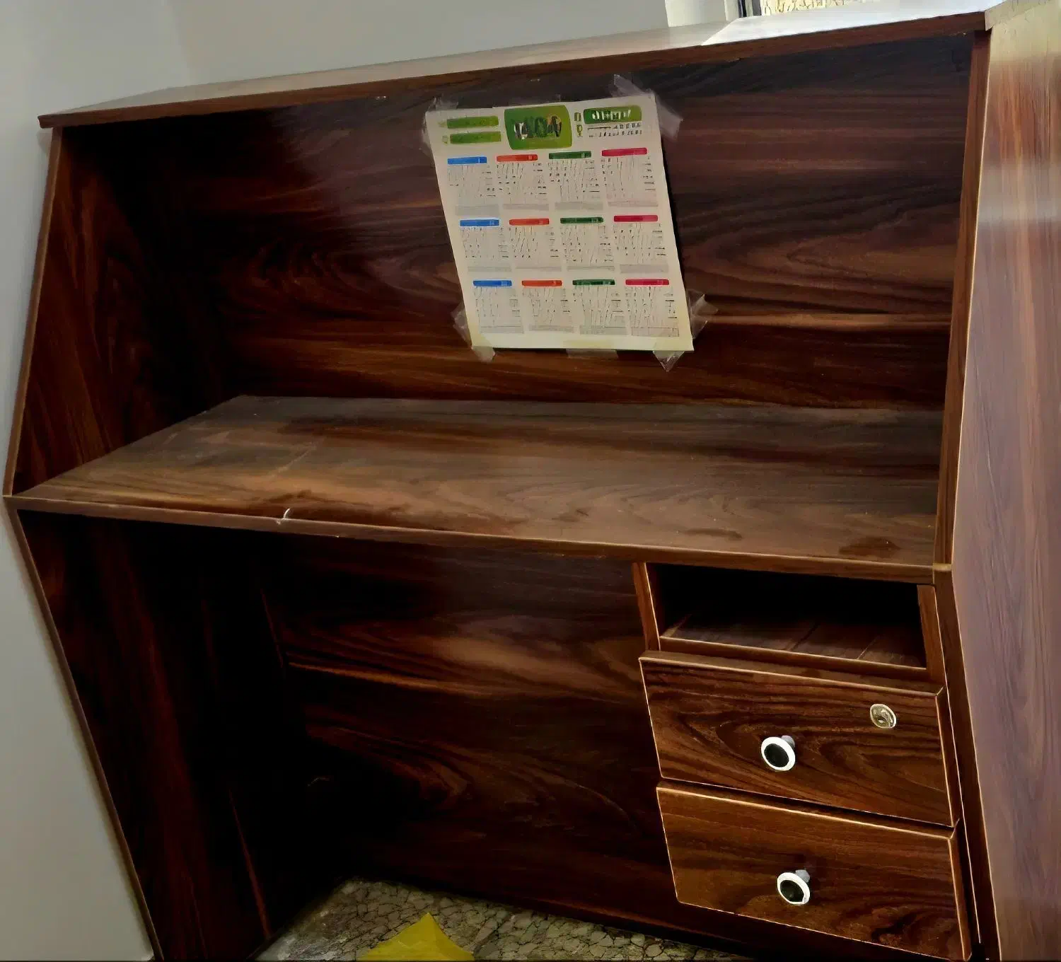 فروش فوری میز منشی همراه با صندلی|دفتر کار|اهواز, کیانپارس |دیوار