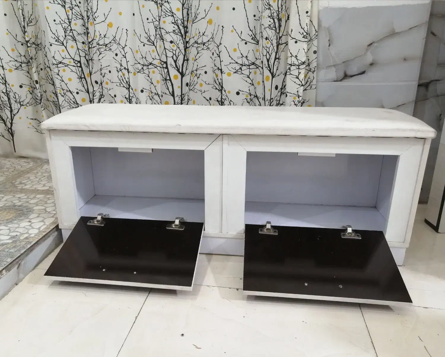 میزتلویزیون وجاکفشی یا دراور پاف نشیمن|میز و صندلی غذاخوری|شیراز, سلطان آباد|دیوار