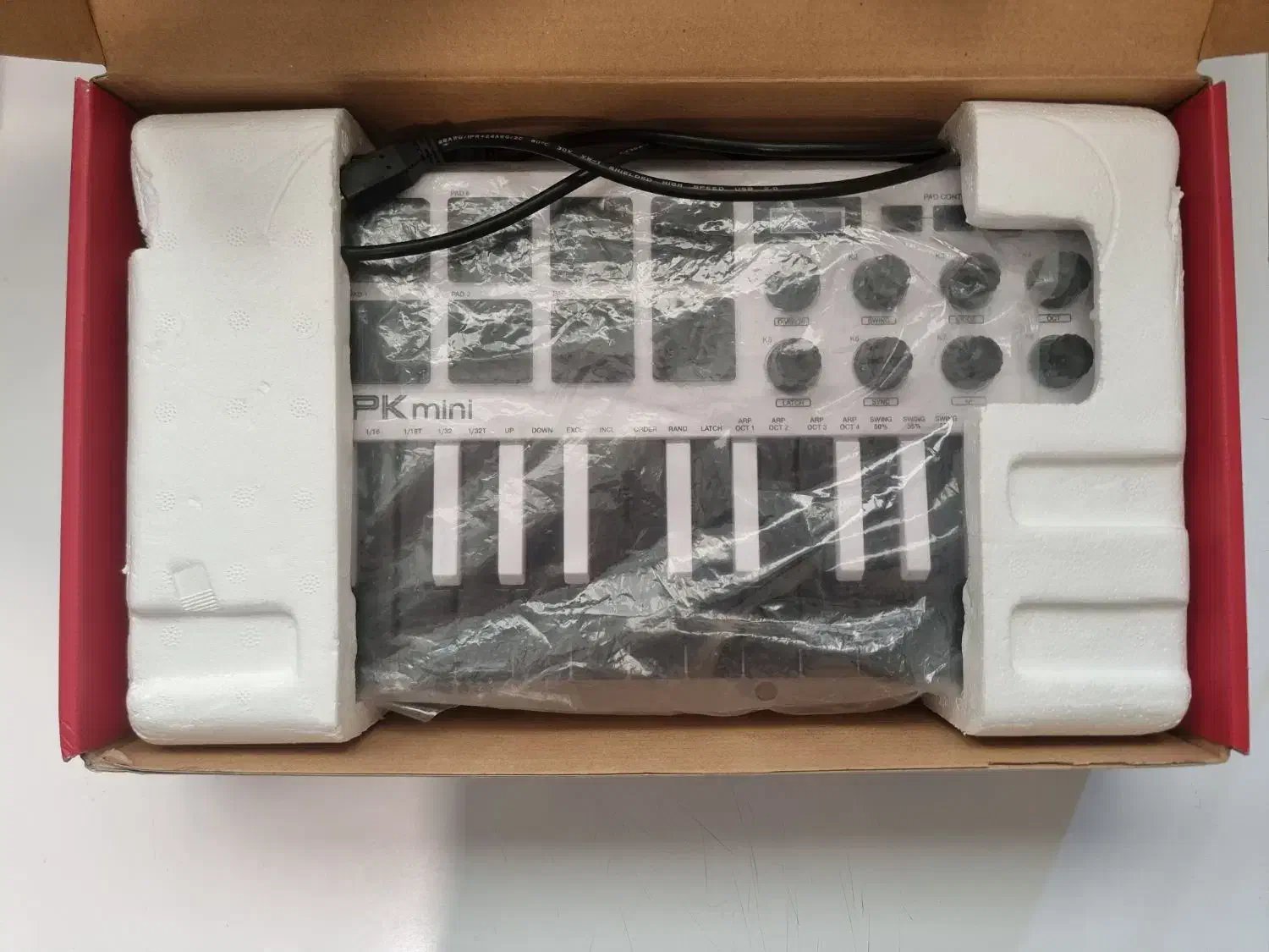 میدی کنترلر مدل AKAI MPK mini Mk3 white|پیانو، کیبورد، آکاردئون|ساری, |دیوار