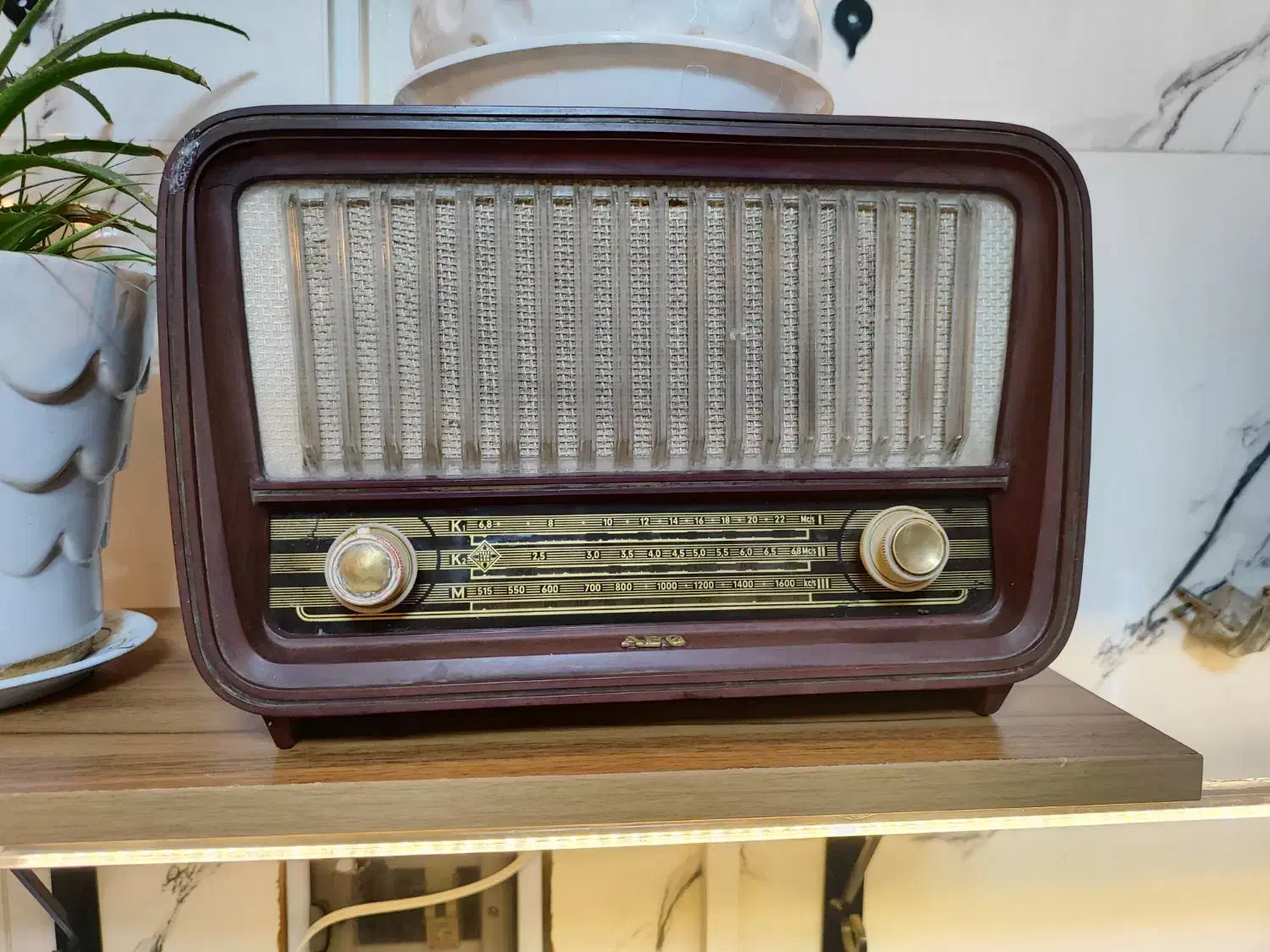 رادیو قدیمی|کلکسیون اشیاء عتیقه|شیراز, شهرک گلها|دیوار