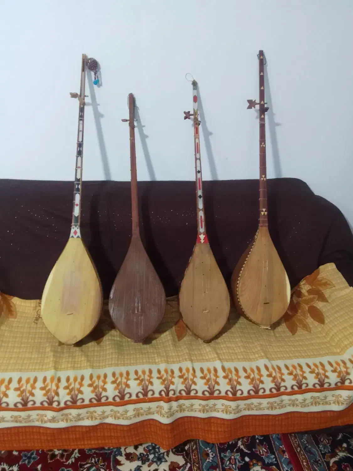 دوتار|سازهای سنتی|تایباد, |دیوار