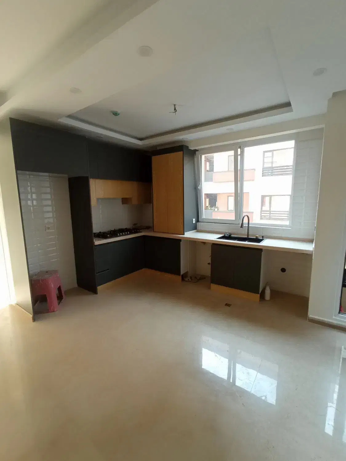 امیرآباد شمالی ۸۰ متر دو خواب نوساز کلید نخورده