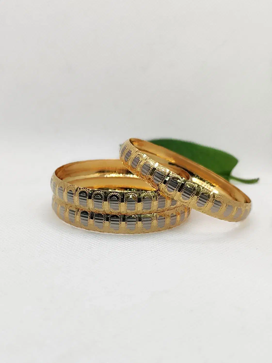 النگو ثمر|جواهرات|قم, نیروگاه|دیوار