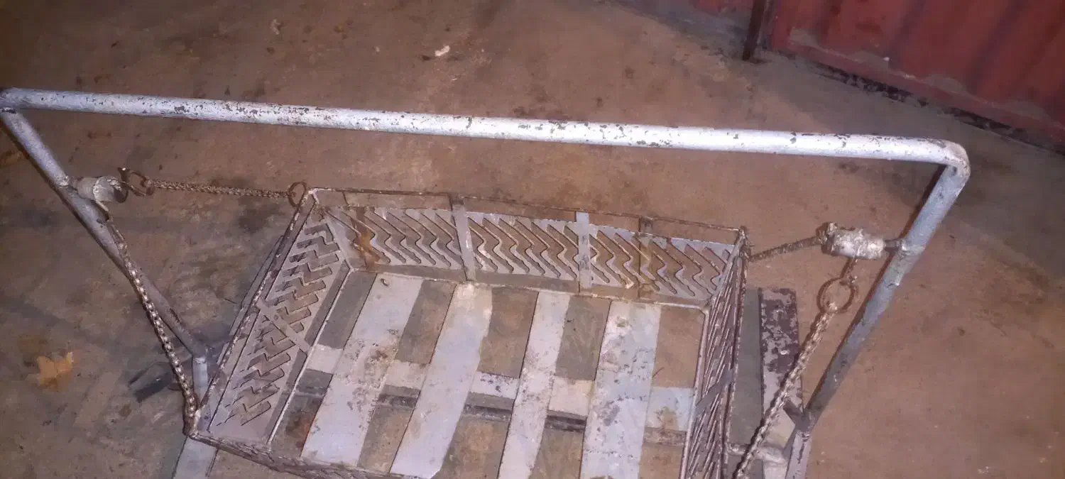 سلام یک عدد گهواره بچه قدیمی بالای ۵۰سال قدمت|کالسکه و لوازم جانبی|کلاله, |دیوار