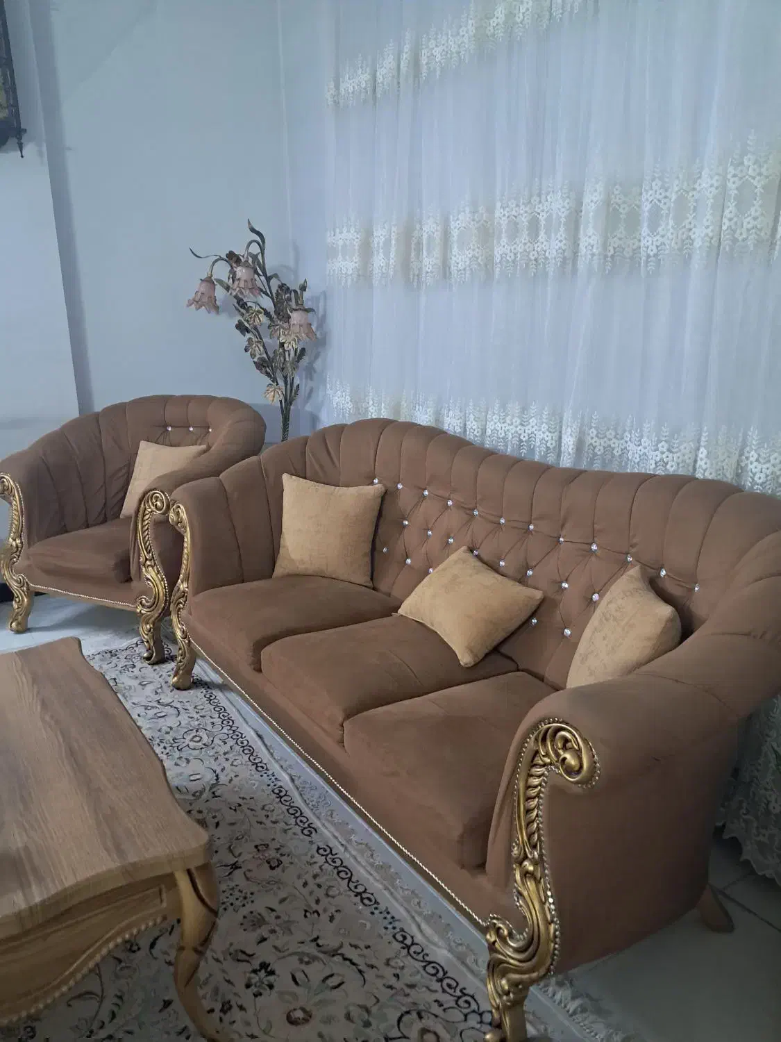 مبل ۷ نفره و میز وسط|مبلمان خانگی و میز عسلی|شیراز, نصر|دیوار