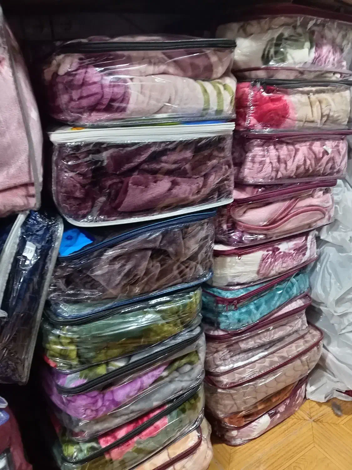 پتو نونو|رختخواب، بالش، پتو|شیراز, صاحب الزمان|دیوار