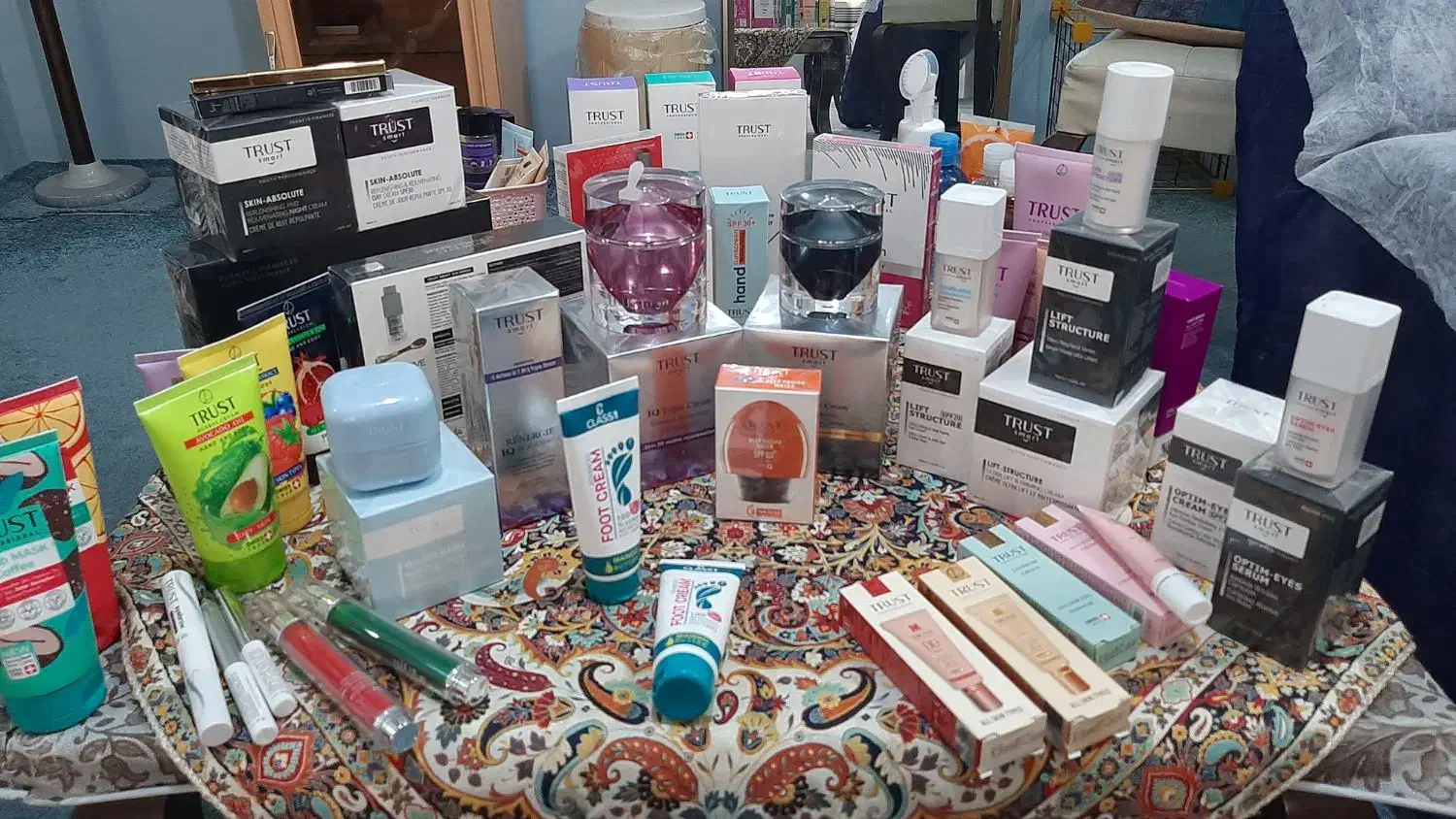 فروشگاه آنلاین|آرایشی، بهداشتی، درمانی|شیراز, میدان قائم|دیوار