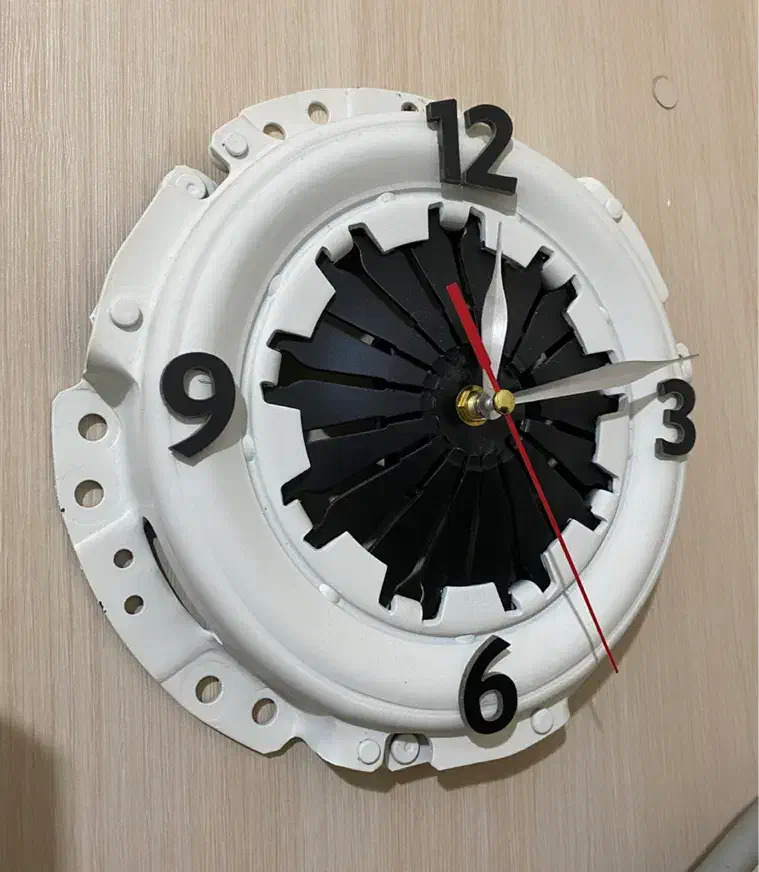 ساعت دیواری صفحه کلاچ|ساعت دیواری و تزئینی|رشت, منظریه|دیوار