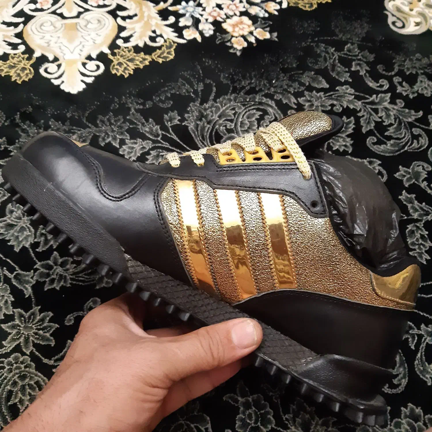 سه جفت کتونی اورجینال معاوضه با زنجیر نقره دسبند|کیف، کفش، کمربند|کهریزک, |دیوار