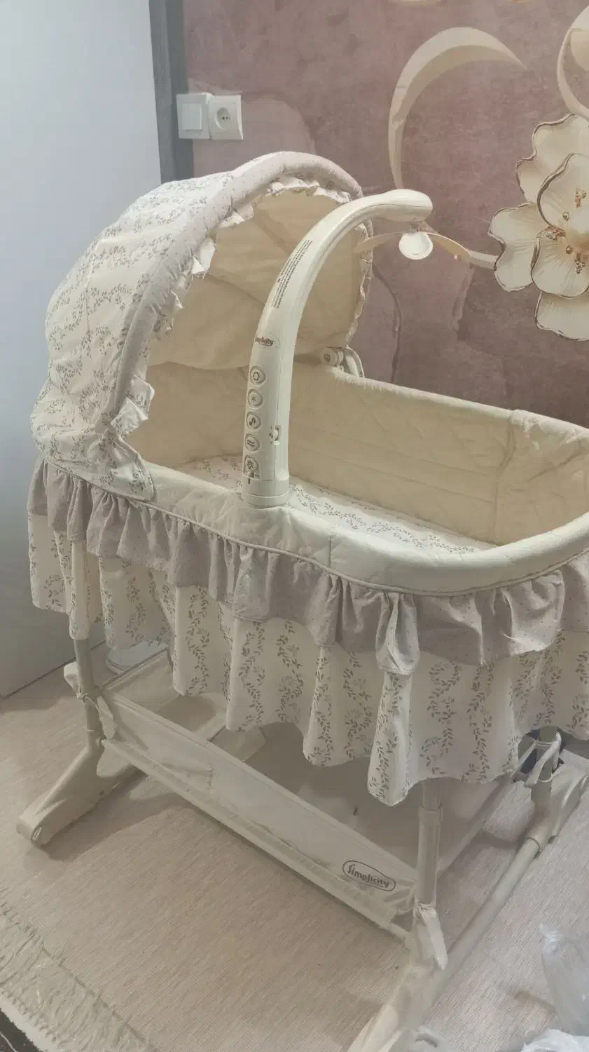 گهواره خارجی برندsimplicity|تخت و صندلی بچه|مشهد, وکیل‌آباد|دیوار