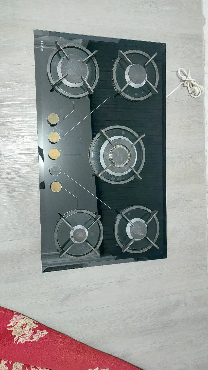 گاز پنج شعله زیر یکسال استفاده شده|اجاق گاز و لوازم برقی پخت‌وپز|رشت, دخانیات|دیوار