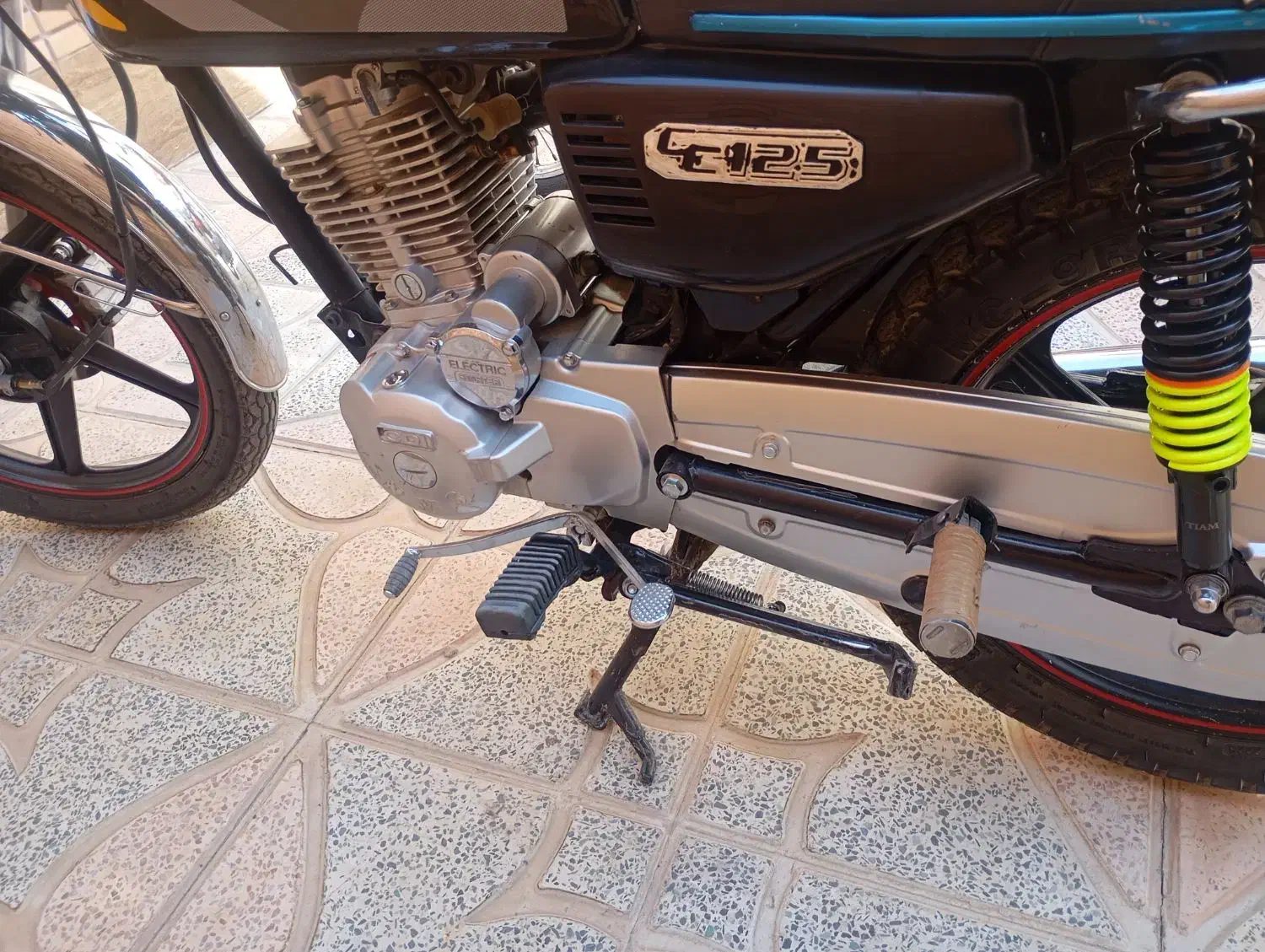 موتور|موتورسیکلت|ابریشم, |دیوار