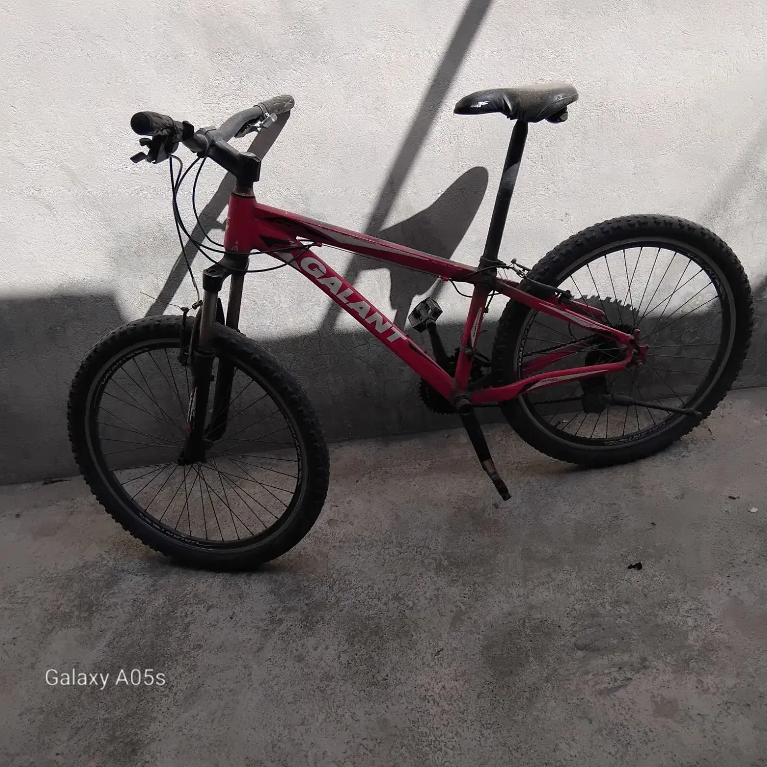 دوچرخه|دوچرخه، اسکیت، اسکوتر|گلوگاه, |دیوار