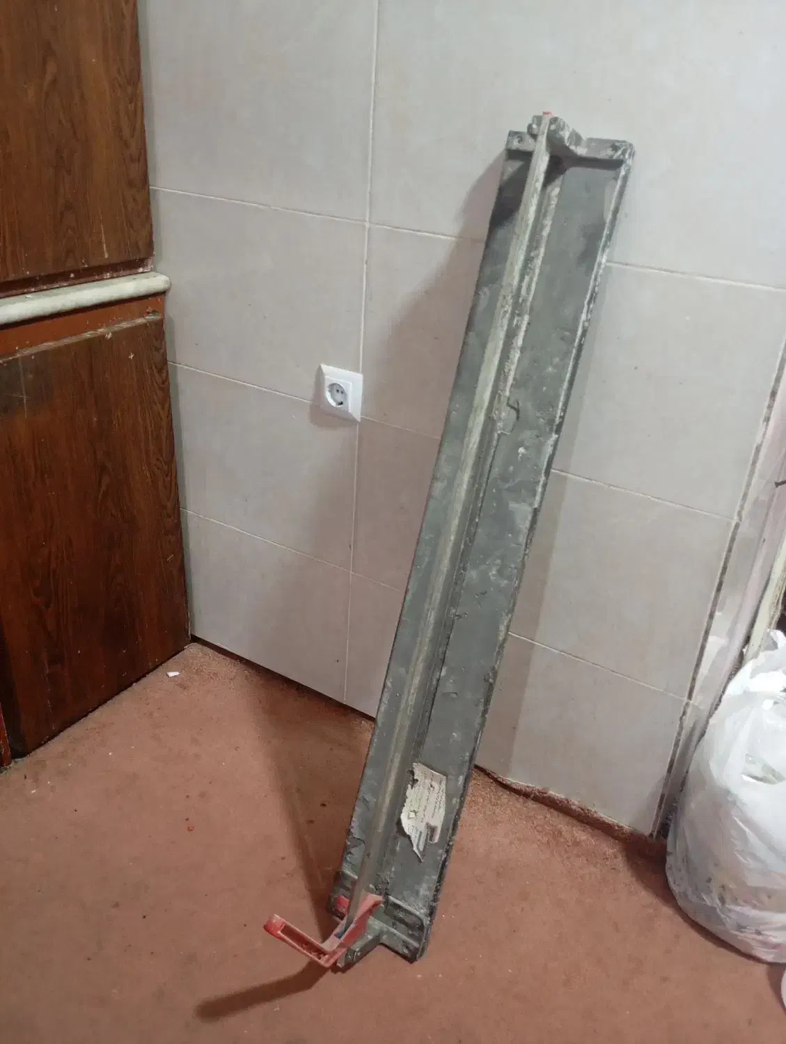 کاشی بُر|لوازم سرویس بهداشتی|آبادان, |دیوار