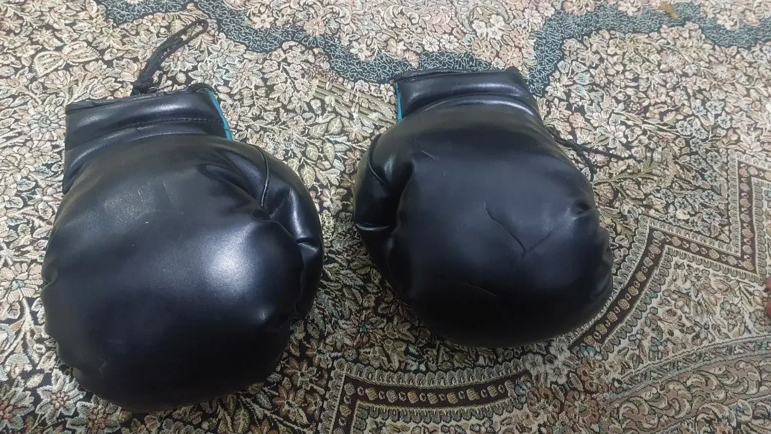 دستکش بوکس|تجهیزات ورزشی|بروجرد, |دیوار