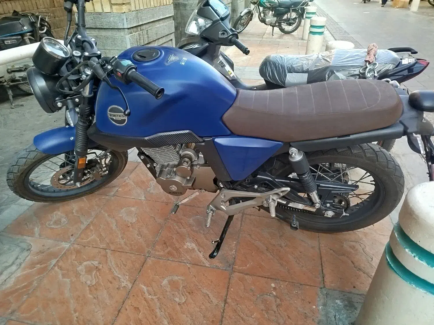 زونتس n2  مدل 1403هندا اپاچی بنلی|موتورسیکلت|مشهد, عنصری|دیوار