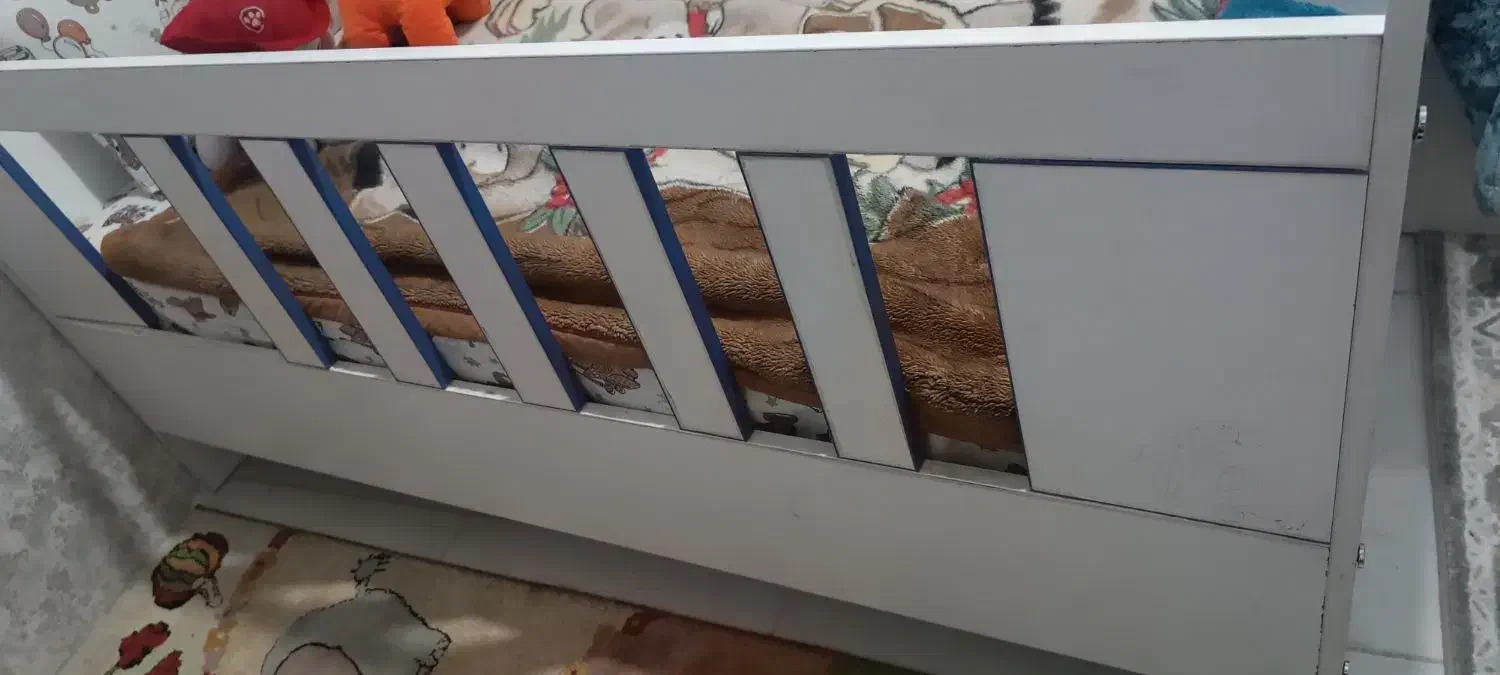 تخت کودک خیلی تمیز با تشک نو|تخت و سرویس خواب|محمدشهر, ولدآباد|دیوار