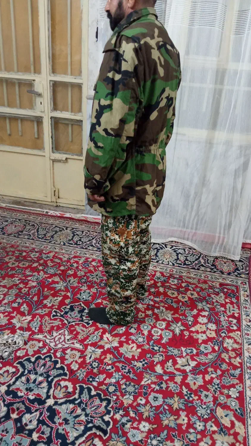 اورکت نظامی|لباس|مشهد, موعود|دیوار