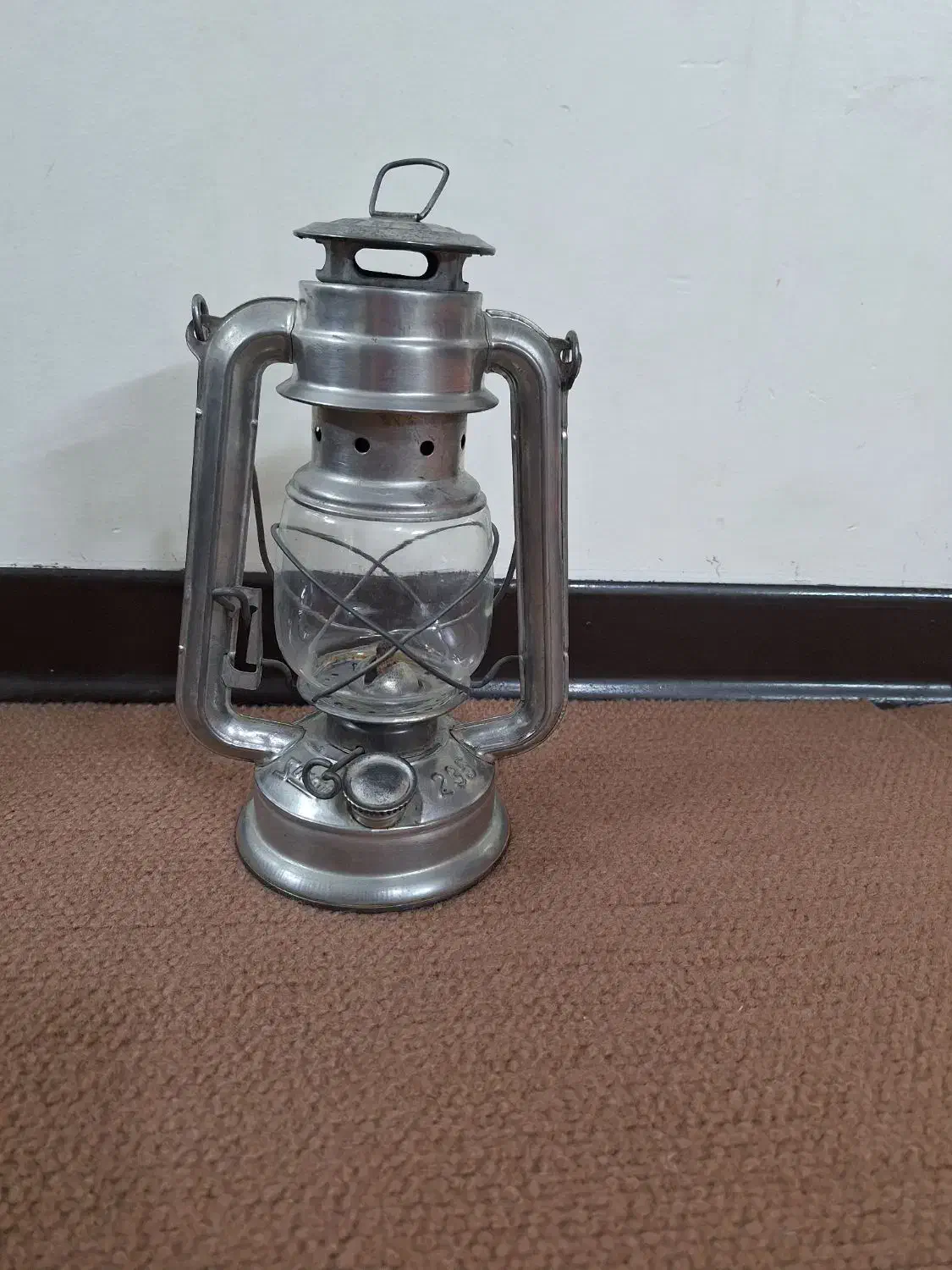 فانوس نفتی قدیمی مناسب دکور شب یلدا (ورق بزنید)|کلکسیون اشیاء عتیقه|تهران, وحیدیه|دیوار