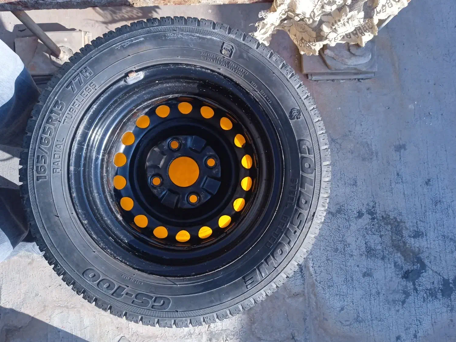 لاستیک|قطعات یدکی و لوازم جانبی|قم, ولیعصر|دیوار