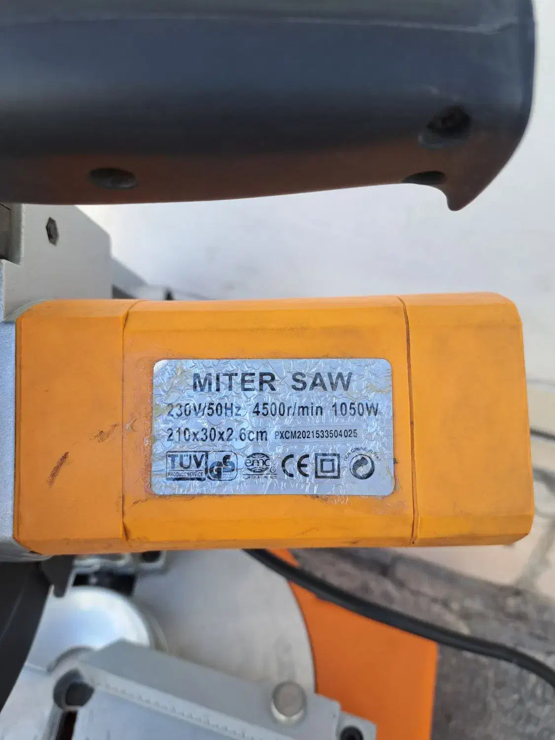 اره فارسی بر|ابزارآلات|مشکین‌دشت, |دیوار