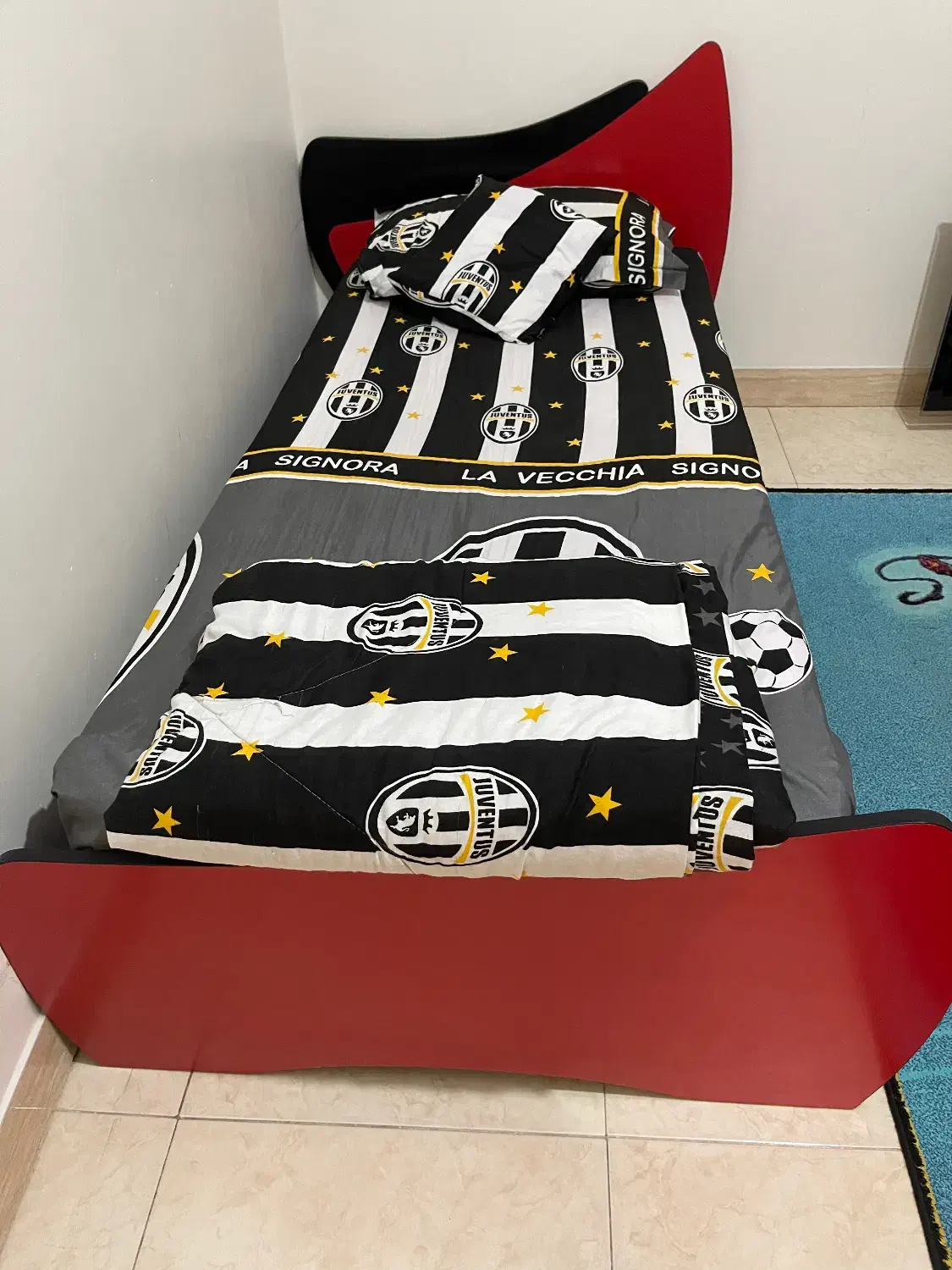 تخت خواب یک نفره و تشک و کمد|تخت و سرویس خواب|کرج, شهرک جهاننما|دیوار