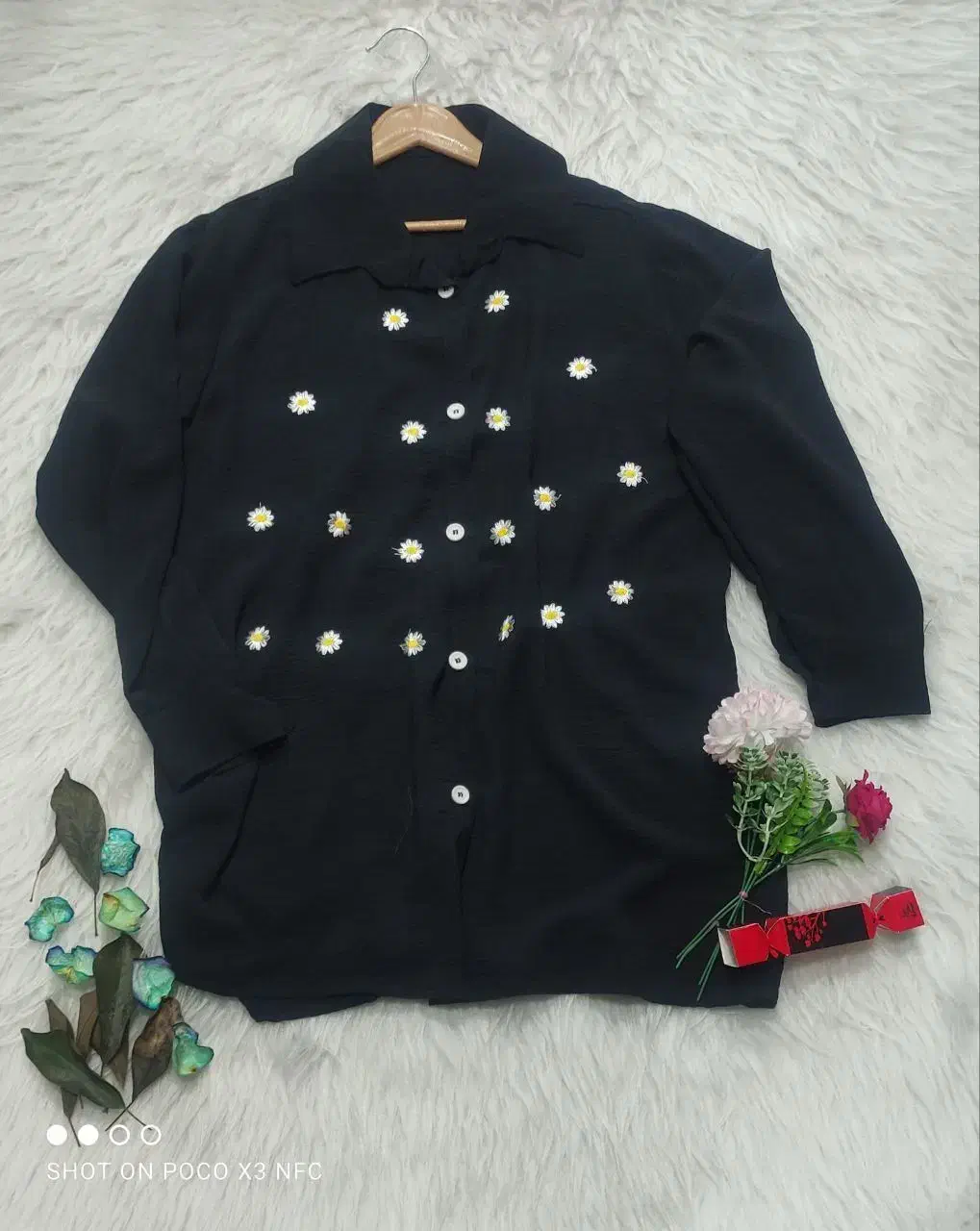 مانتو ابروبادی|لباس|نیشابور, فخریه|دیوار