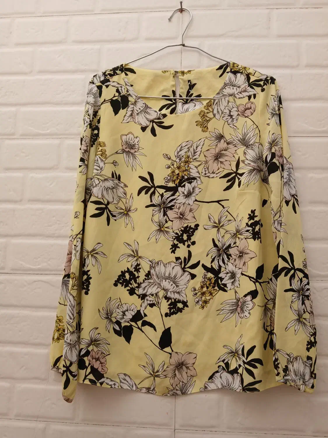 شومیز سایز ۴۰ و ۴۲ حریر خارجی|لباس|محمدشهر, سیدآباد|دیوار