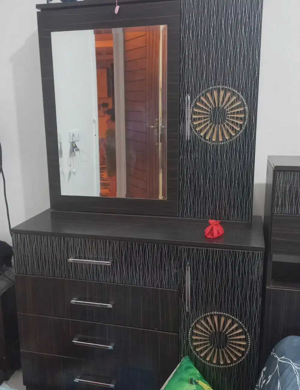 سرویس خواب|تخت و سرویس خواب|دورود, |دیوار