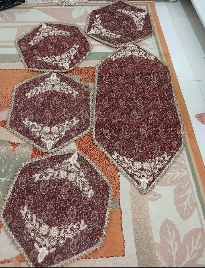 رومیزی و قاب ملیله کار دست|پرده، رانر، رومیزی|خمینی‌شهر, |دیوار