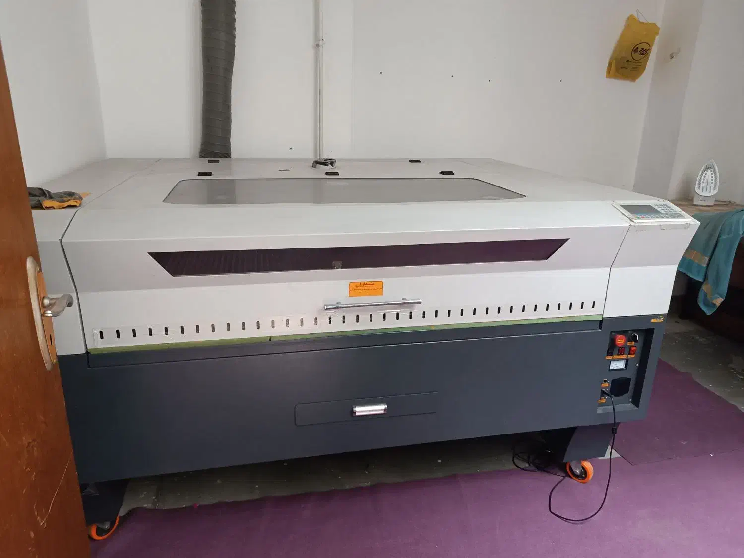 برش لیزری co2و دیودی و پرس حرارتی|ماشینآلات صنعتی|همدان, |دیوار