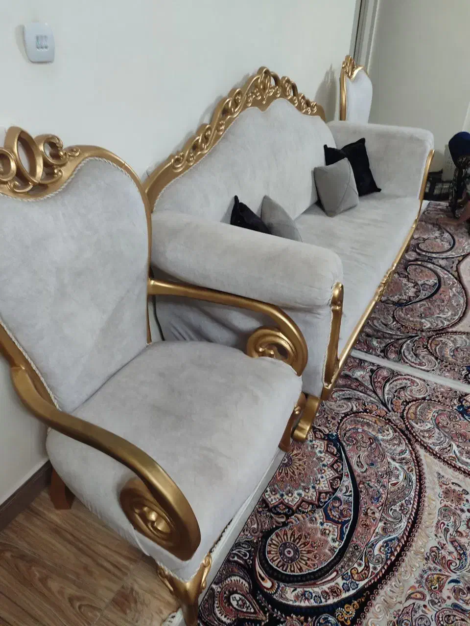 مبل سلطنتی|مبلمان خانگی و میز عسلی|باغستان, |دیوار