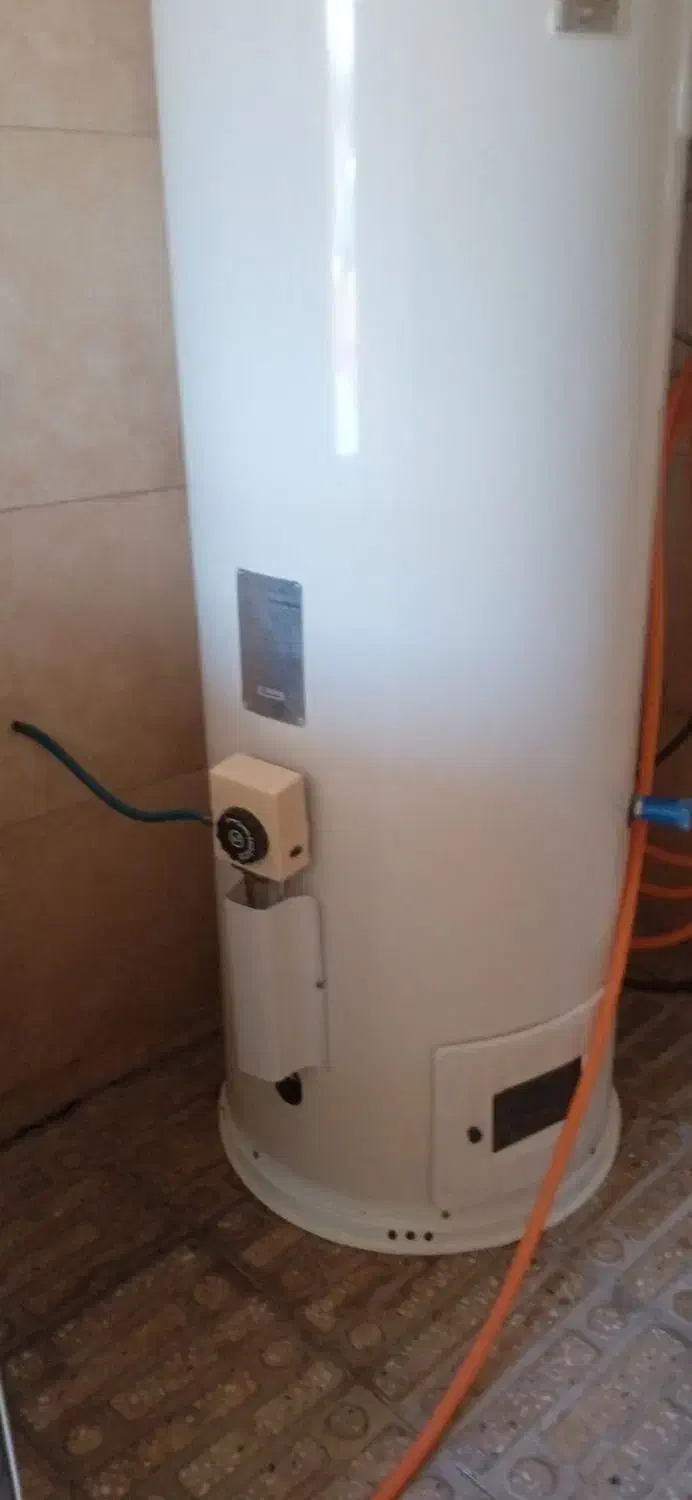 آبگرمکن ایستاده|آبگرمکن، پکیج، شوفاژ|قروه, |دیوار