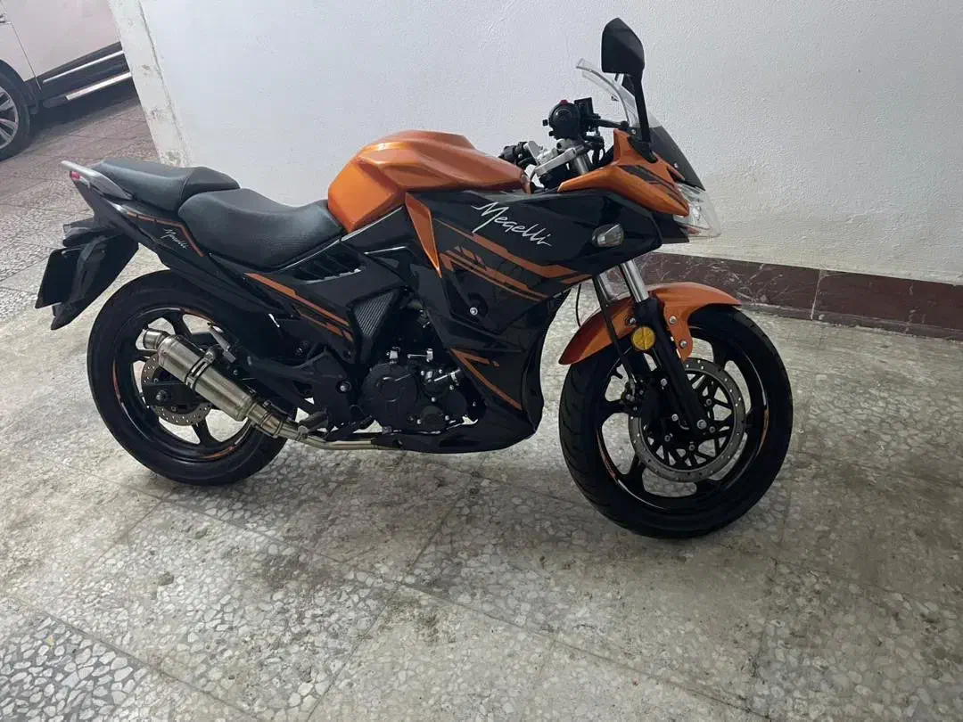 مگلی ۲۰۰|موتورسیکلت|رشت, منظریه|دیوار