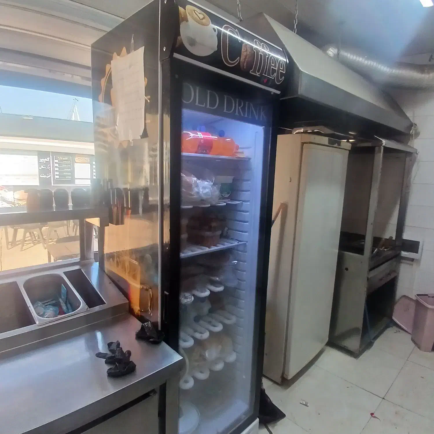 مقداری وسیله ساندویچی به فروش میرسد|کافی‌شاپ و رستوران|اصفهان, شاهد|دیوار