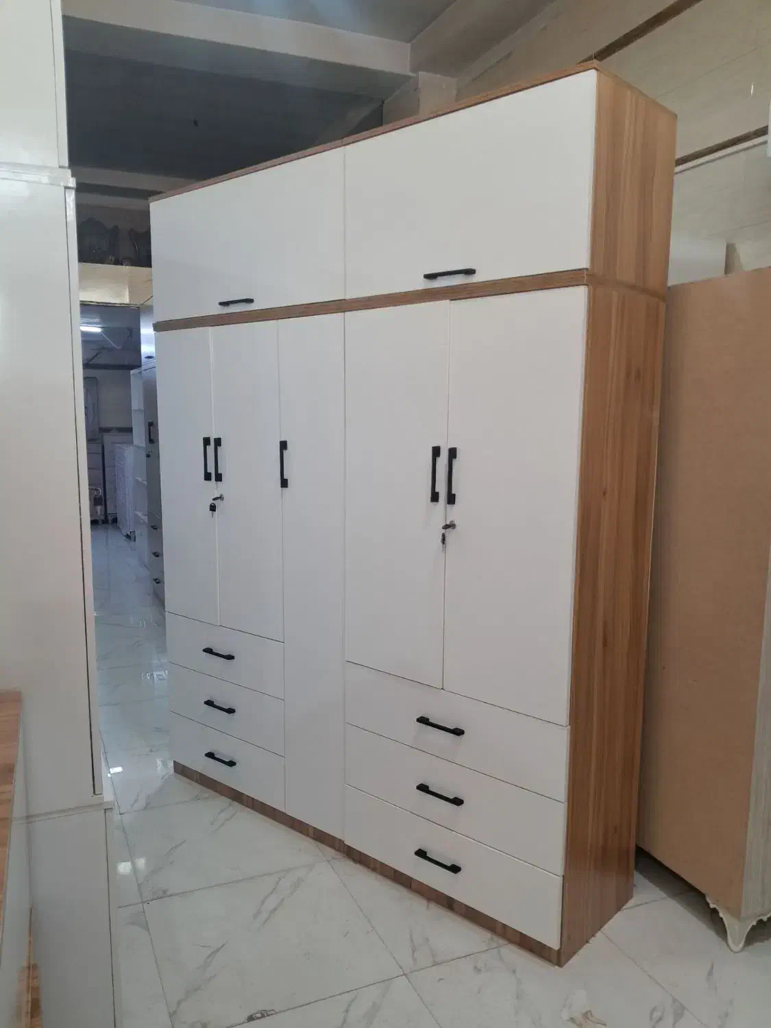 کمد کد ۱۸۰ فوق‌العاده جادار|تخت و سرویس خواب|چهاردانگه (تهران), |دیوار