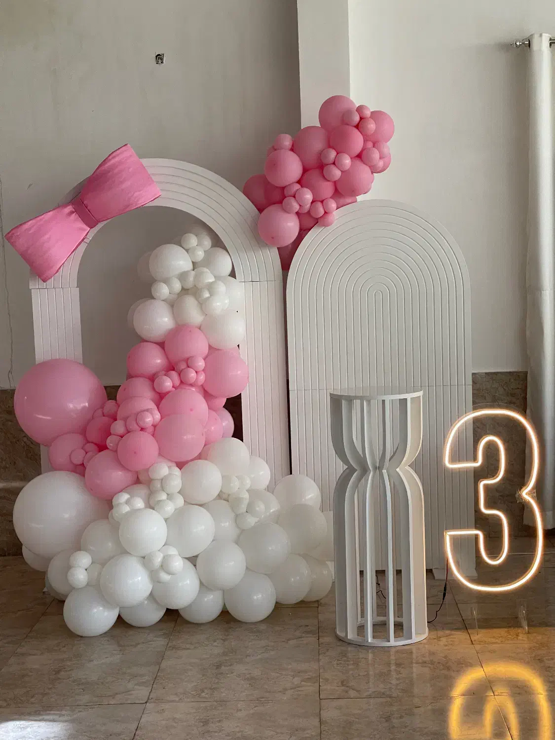 انواع بادکنک‌آرایی و دیزاین‌ طبق‌سلیقه‌و بودجه شما|خدمات پذیرایی، مراسم|قزوین, |دیوار