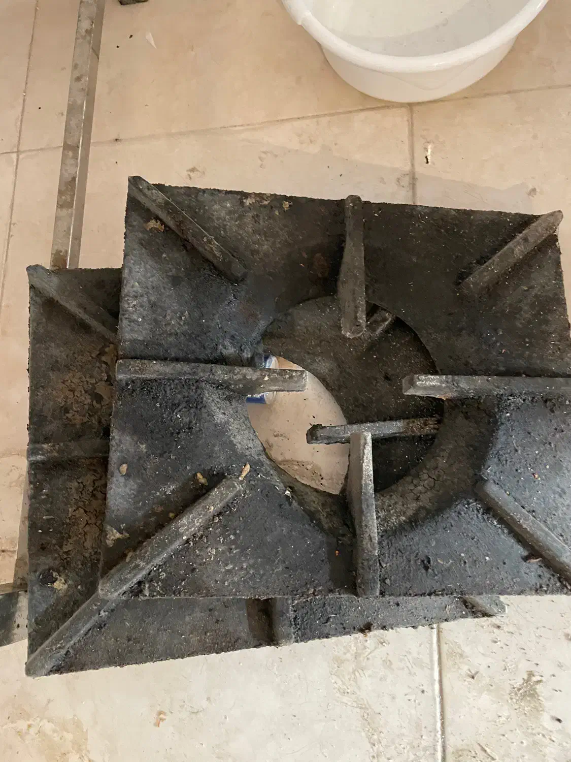 اجاق گاز صنعتی ۴ شعله همراه با یک صفحه چدنی|کافی‌شاپ و رستوران|مشهد, فلسطین|دیوار