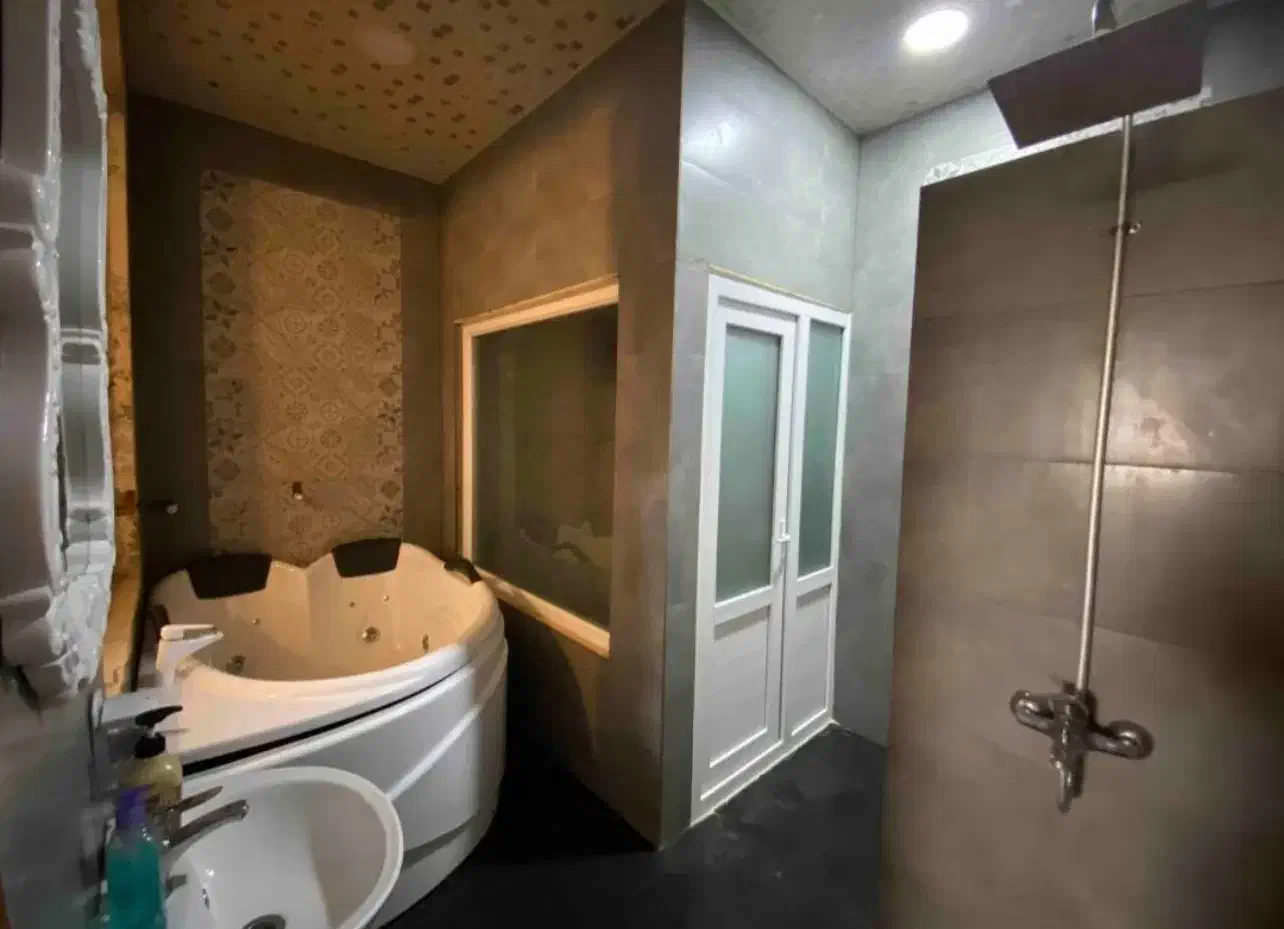 اپارتمان ساحلی با جکوزی ۲ نفره یک ثانیه تا دریا|اجارهٔ کوتاهمدت آپارتمان و سوئیت|بندر انزلی, دهکده ساحلی|دیوار