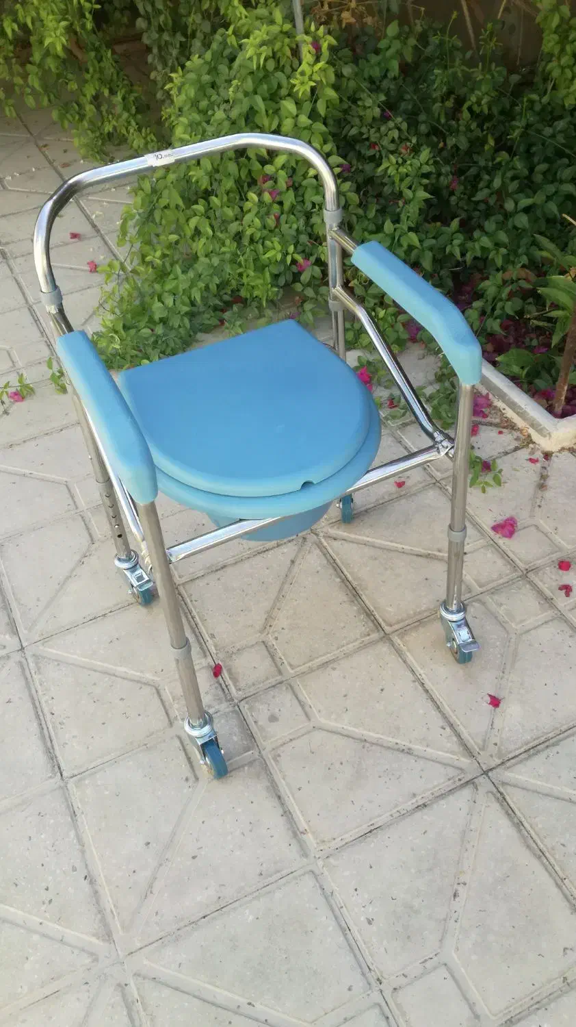 صندلی چرخ دار حمام و فرنگی تاشو|پزشکی|لار, |دیوار