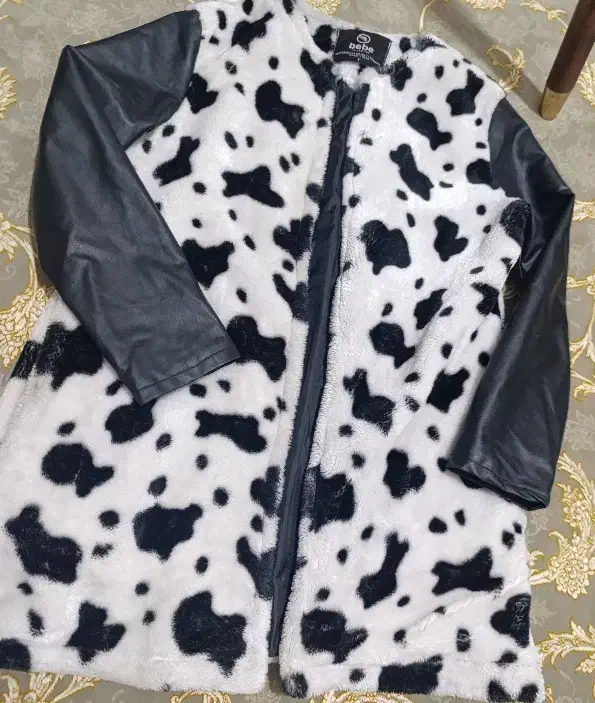 پالتو بارانی پلنگی  .چرم .خز دار همشون نو‌درحدنو|لباس|خوی, |دیوار