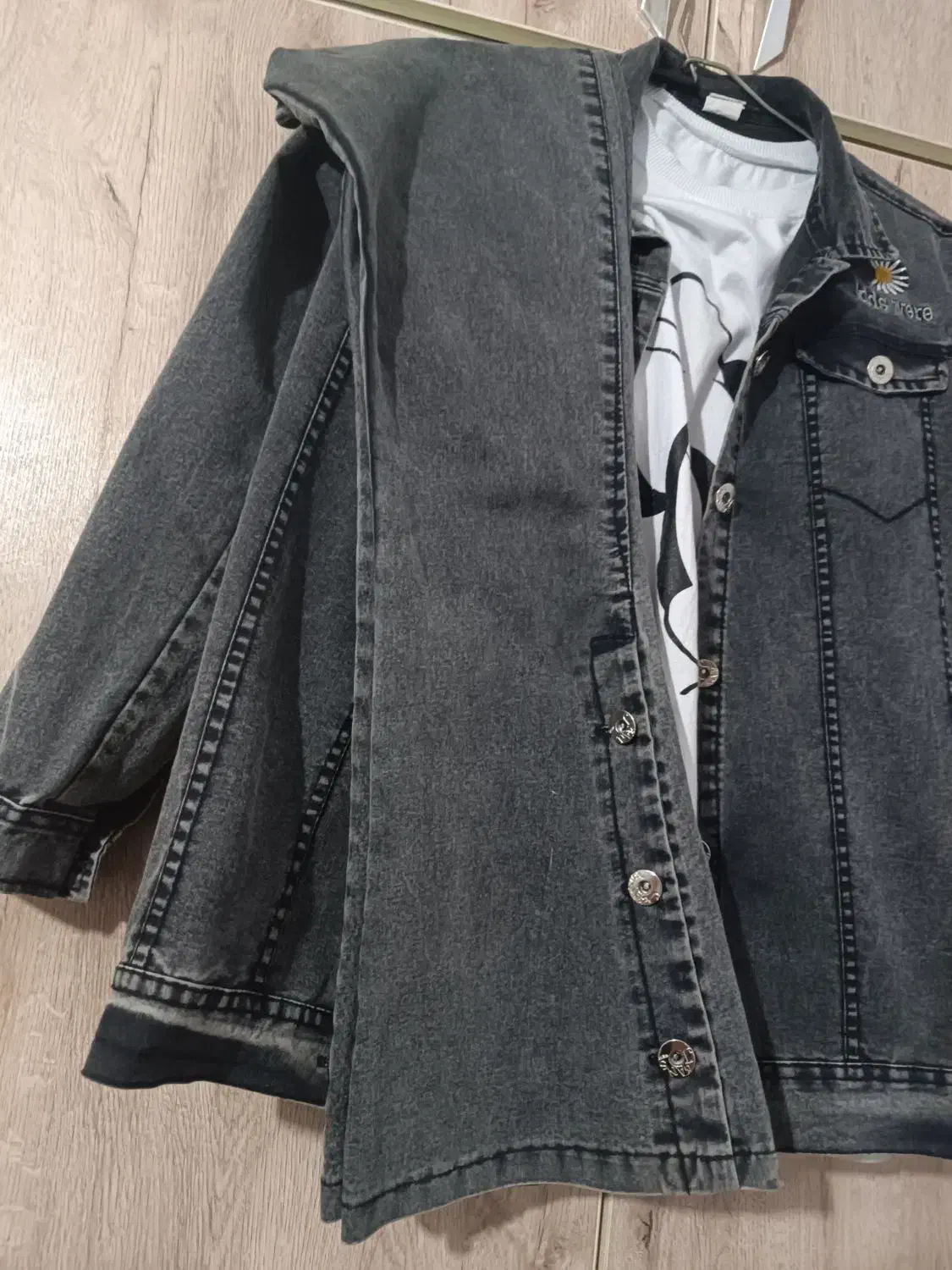 لباس‌دخترانه|کفش و لباس بچه|مسجد سلیمان, |دیوار