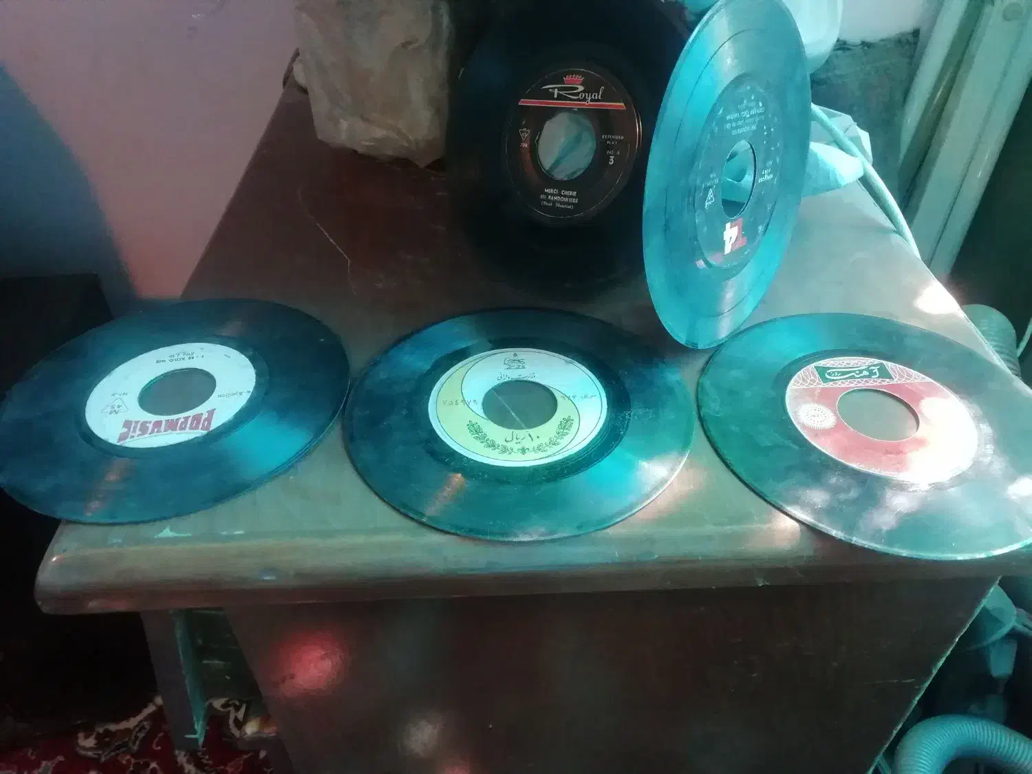 صفحه قدیمی گرامافون|کلکسیون اشیاء عتیقه|نیشابور, هفده شهریور|دیوار