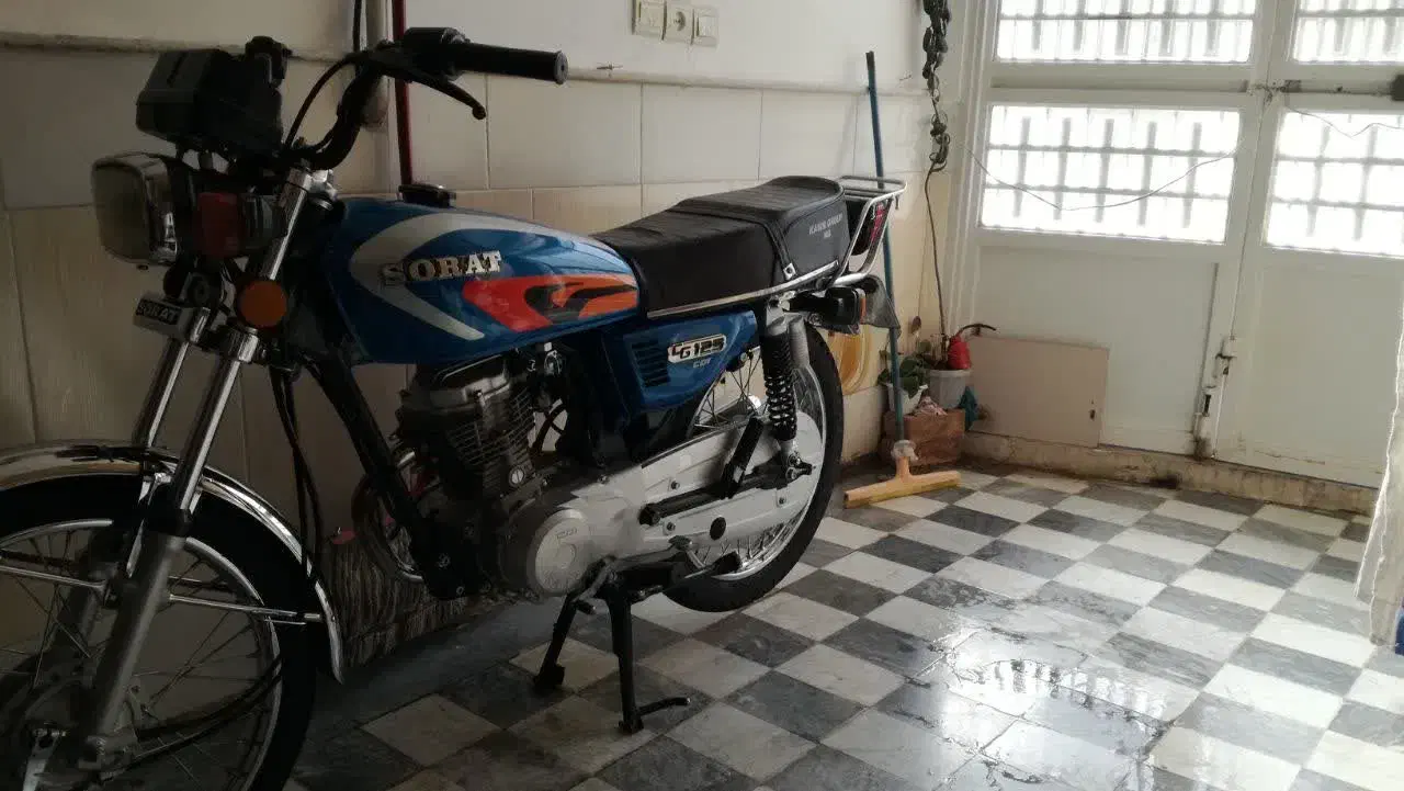 موتور۹۵|موتورسیکلت|قم, چهل درخت‎|دیوار