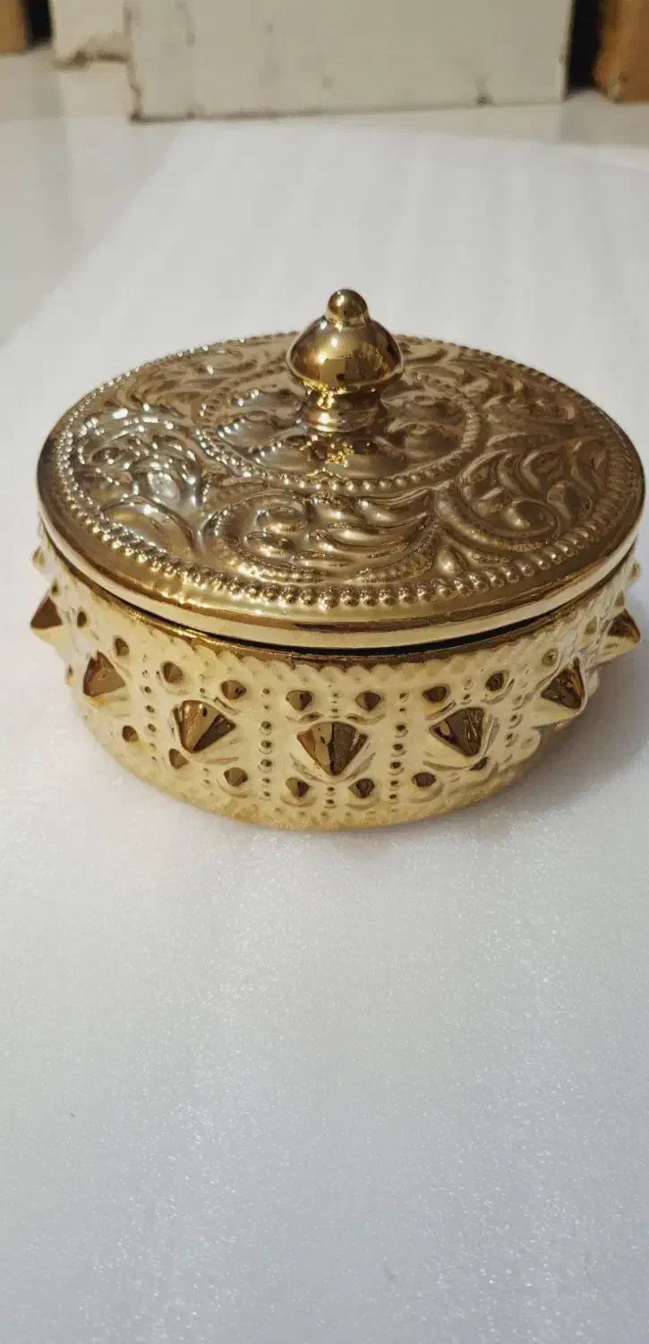 حراجی شکلاتخوری طلایی و نقره ای|حراج|قم, آزادگان|دیوار
