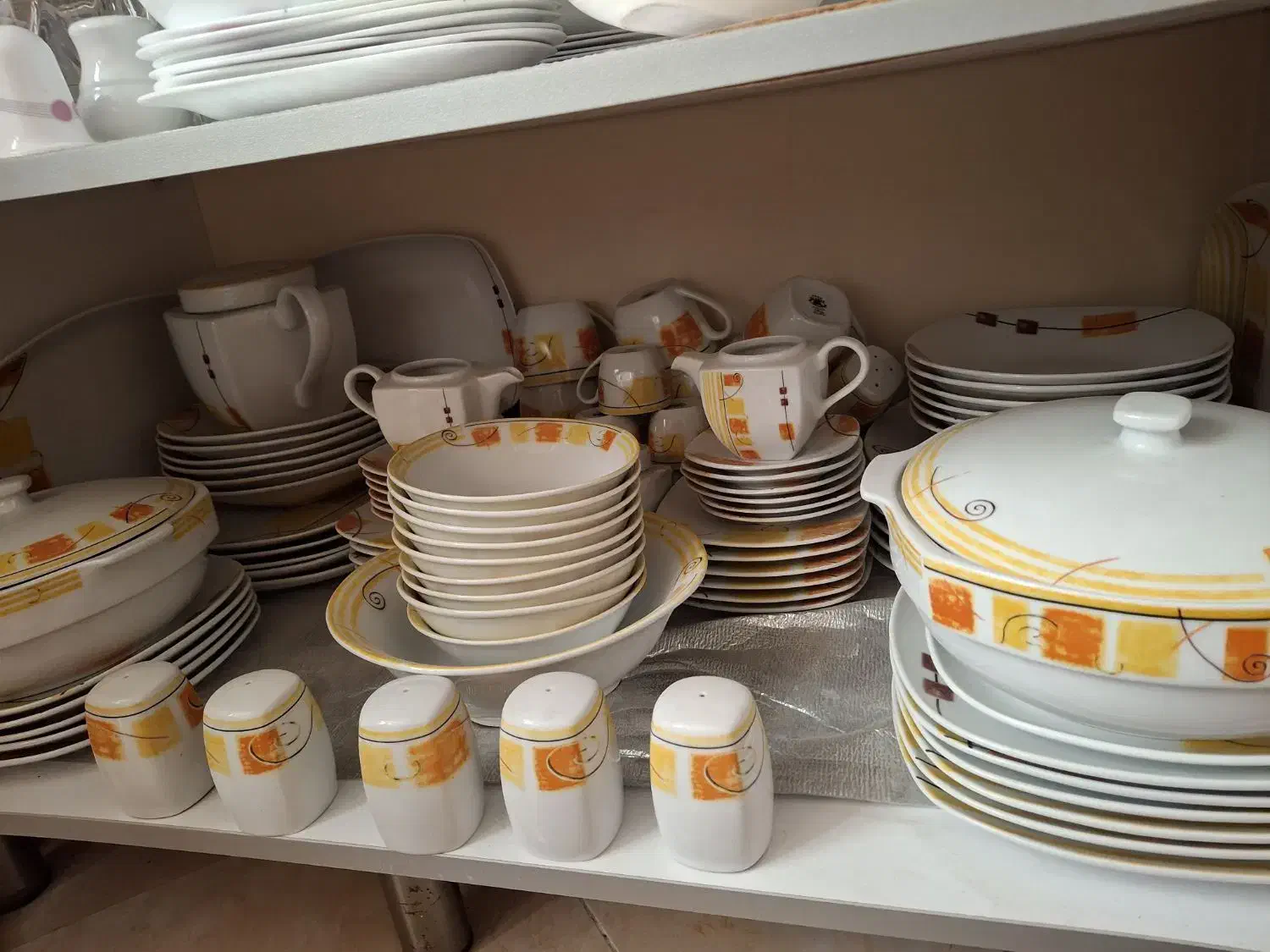 ظروف چینی ۱۲نفره اصل ژاپن|ظروف سرو و پذیرایی|ری, دیلمان|دیوار