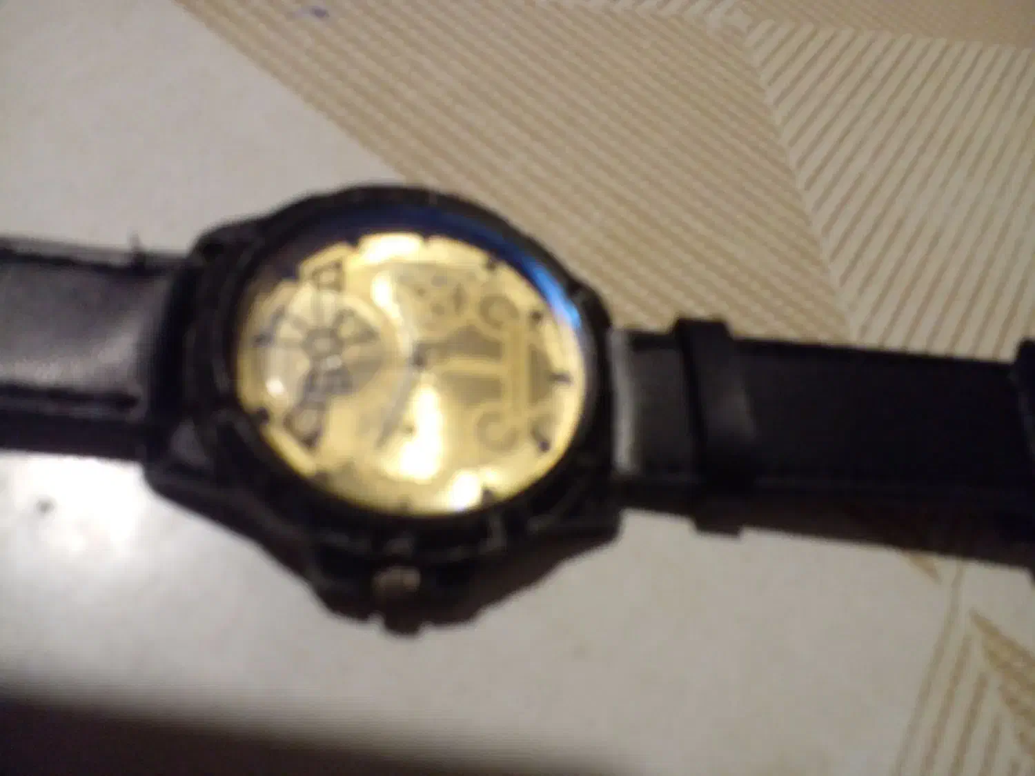 ساعت‌مچی سالم  و تمیز|ساعت|رشت, حومه رشت|دیوار