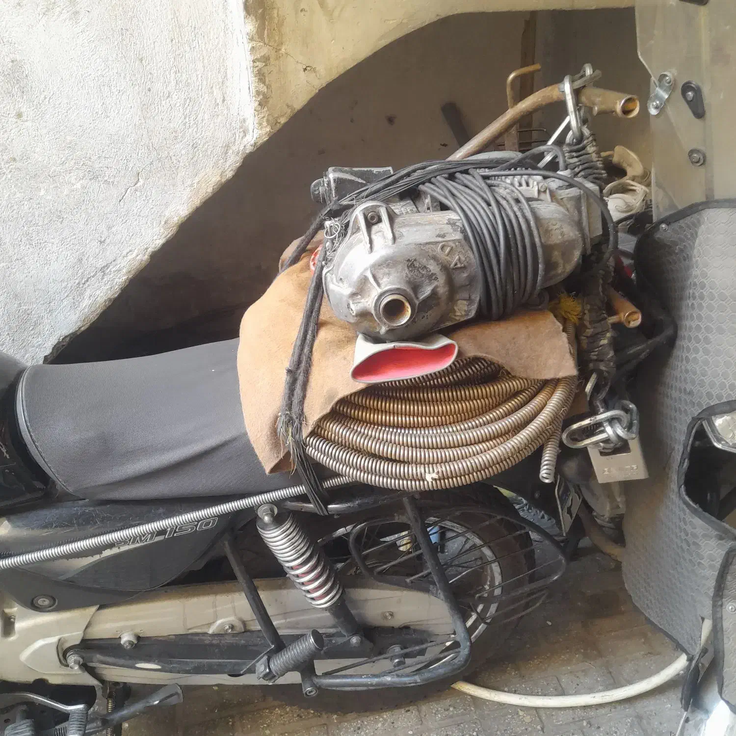 لوله بازکنی. تخلیه چاه|خدمات پیشه و مهارت|ایوانکی, |دیوار