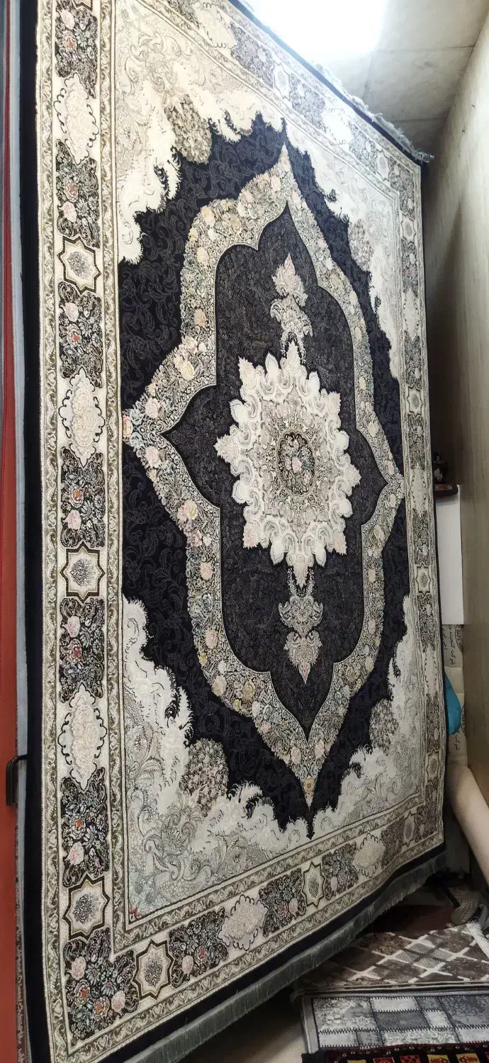 فرش|فرش|رشت, خواهر امام|دیوار