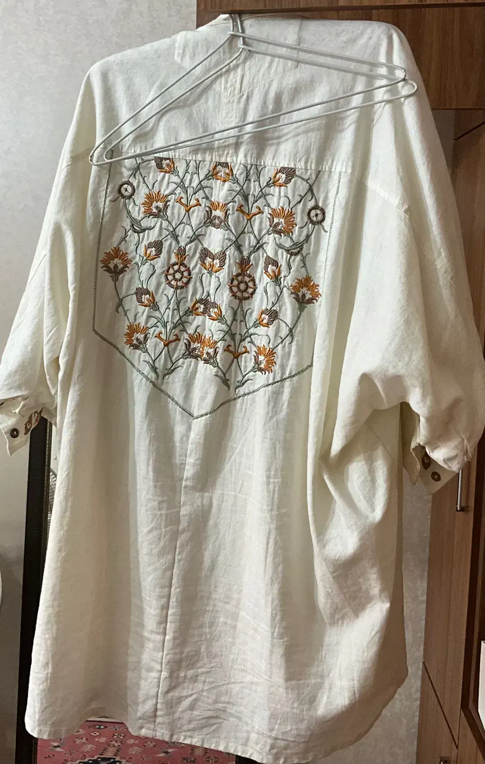 مانتو تن درست|لباس|رشت, گلسار|دیوار